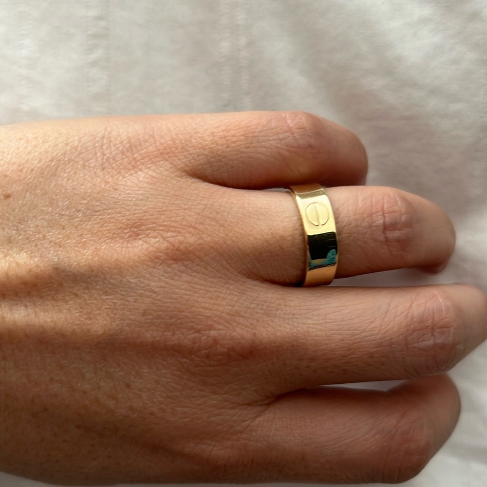 Womens ring